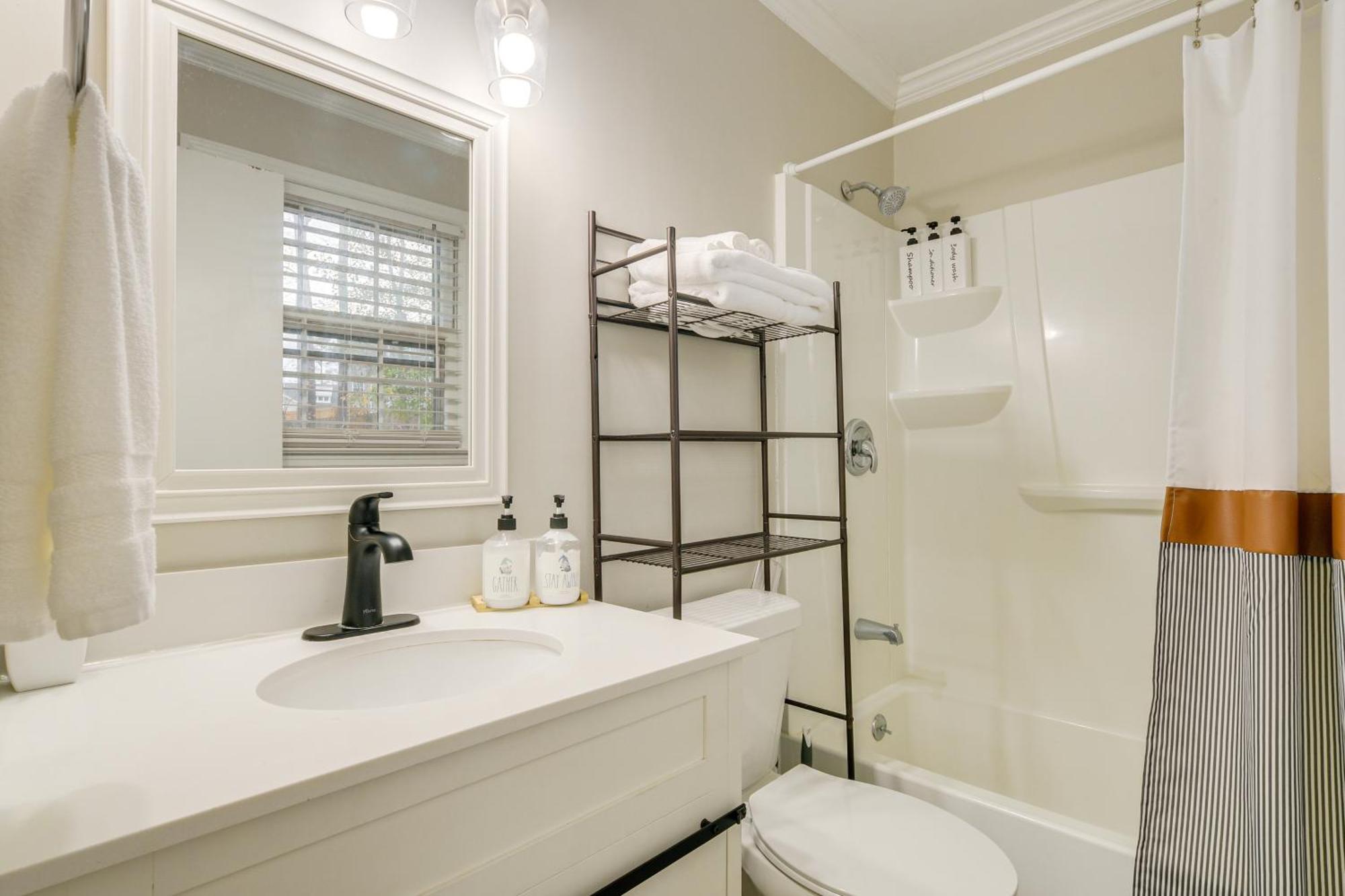 Serene Family Home With Deck In Knightdale! Bagian luar foto